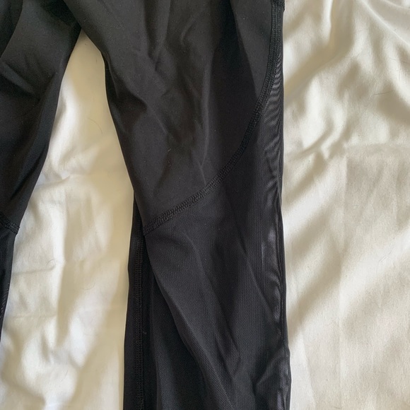 high-waisted lululemon leggings (black) - Picture 4 of 4